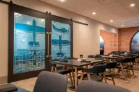 Delta Hotels Kalamazoo Conference Center - breakfast