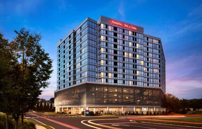 Hampton Inn & Suites Teaneck Glenpointe