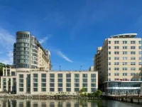 The Edgewater Hotels near Warner Park