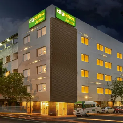 City Express Junior by Marriott Ciudad de México Zona Reforma โรงแรมใกล้โรงละครซานราฟาเอล