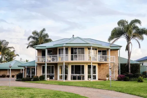 Harbourview House - parking
