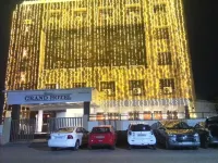 Lumbinis Grand Hotel - 駐車場