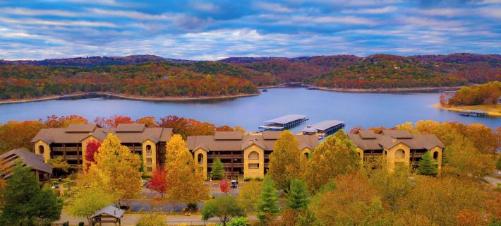 Still Waters Resort Hotels in Stone County