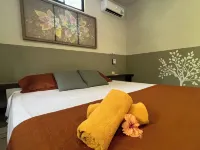 Private Jungle Retreat w Lagoon, Walk to Beach - Homestays