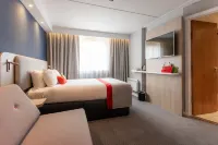 ホリデイ イン エクスプレス グラスゴー シティ シアターランド by IHG - 駐車場