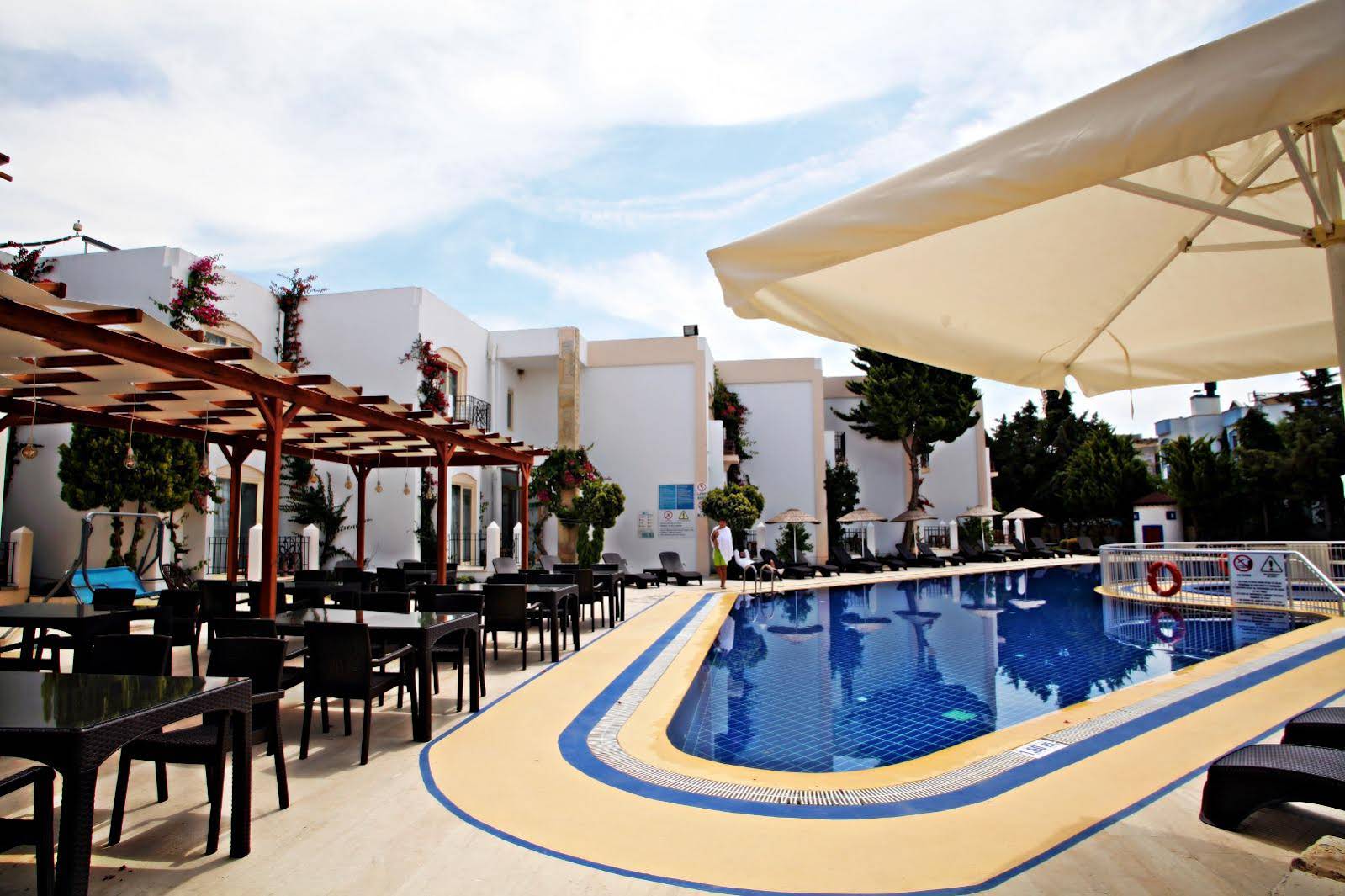 Serpina Hotel