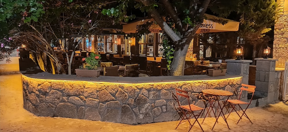 ASSOS HUNTERS HOTEL