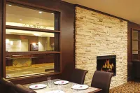 Holiday Inn & Suites Lloydminster Hotel a Lloydminster