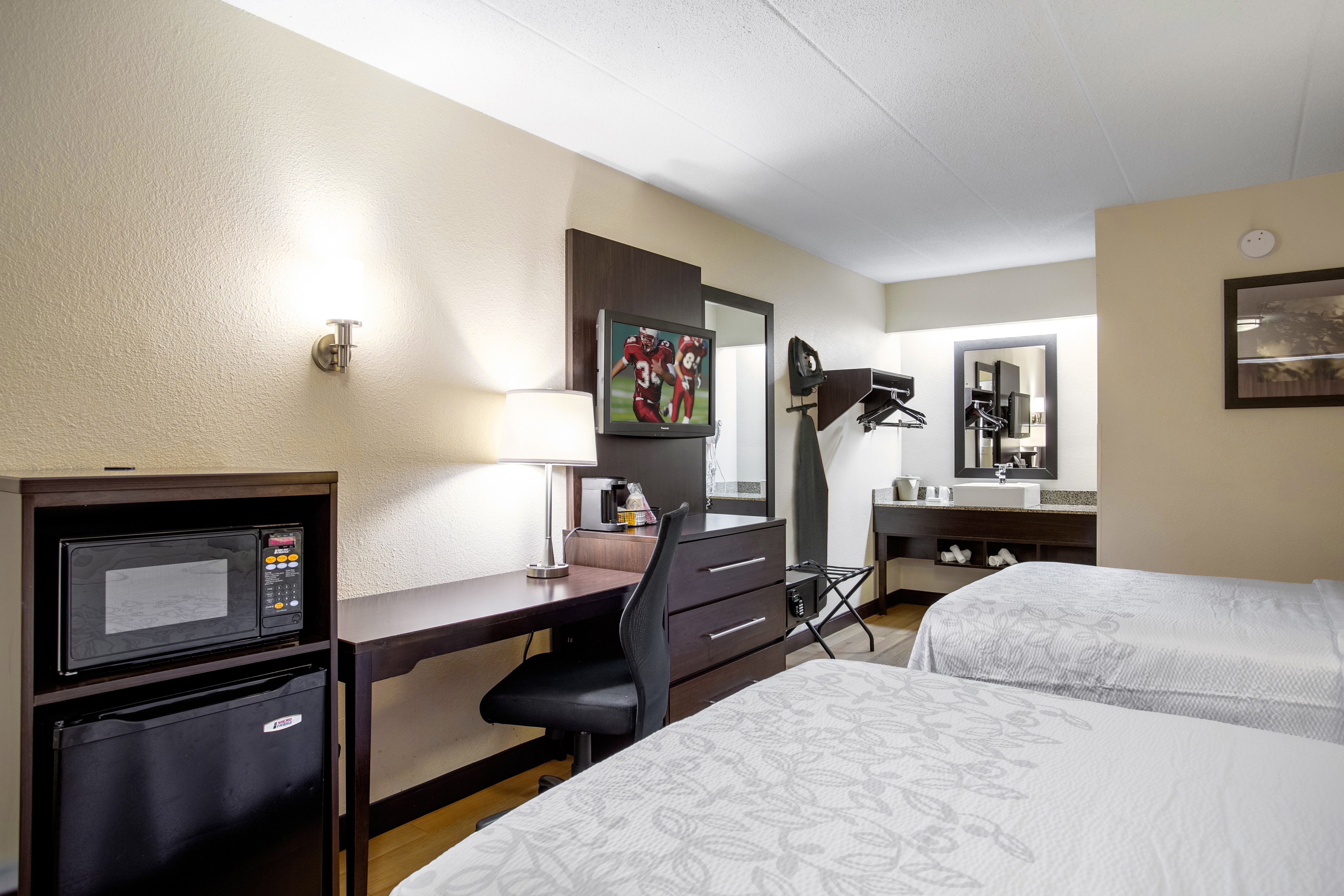 Red Roof Inn Plus + Boston - Framingham