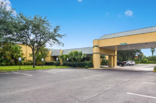 Stayable Jax West Hotels near Merrett Park