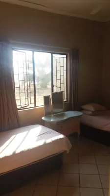 Old Farmhouse for 3 in Limpopo Province Отели в г. 