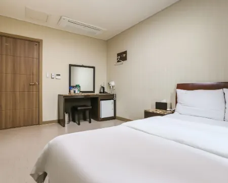 Golden Park Hotel Hotels in Jeju City