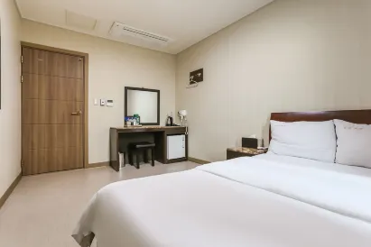 Golden Park Hotel