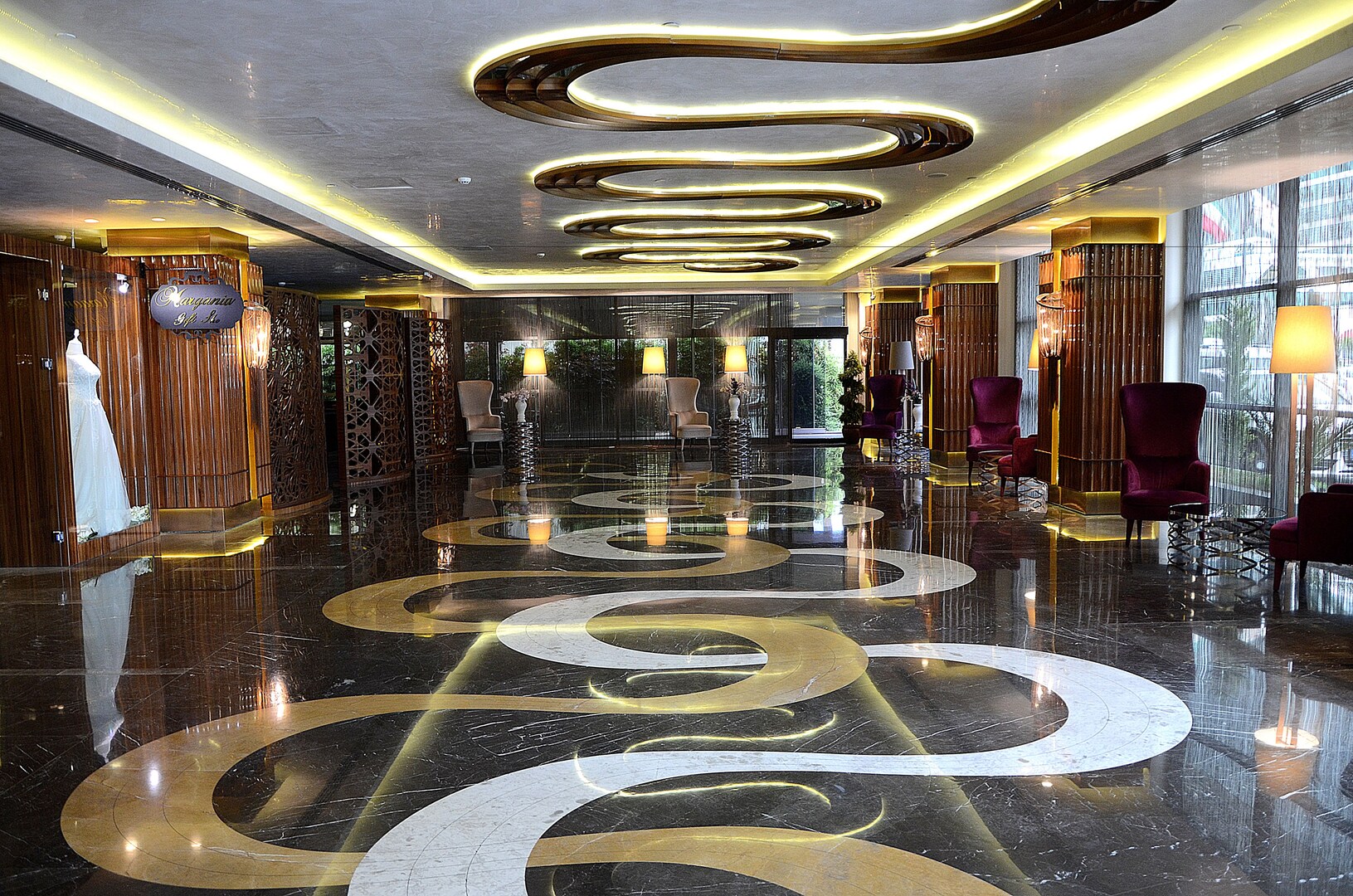 Gold Majesty Hotel