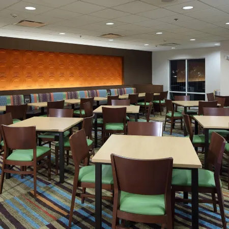 Fairfield Inn & Suites Newark Liberty International Airport