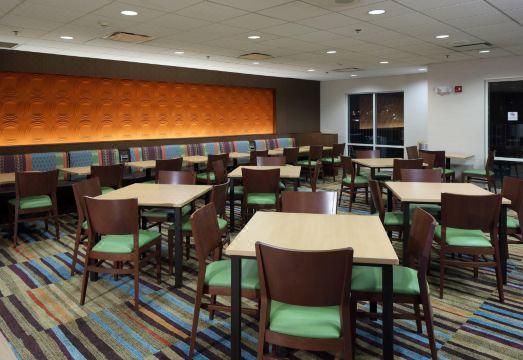 페어필드 인 & 스위트