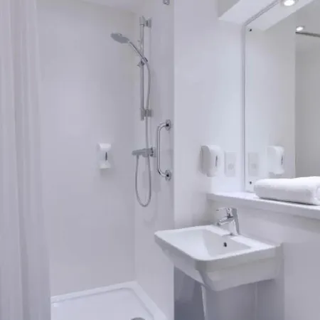 Travelodge Alton Four Marks