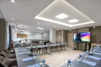 Kyriad Chambery Centre - Curial Hotels in Challes-les-Eaux