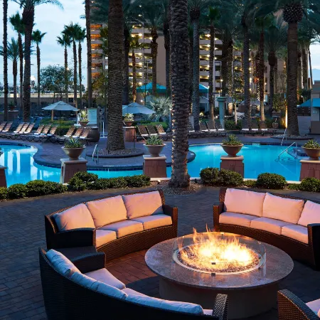 Hilton Grand Vacations Club on The Las Vegas Strip Отели рядом с достопримечательностью «Башня отеля-казино Stratosphere»