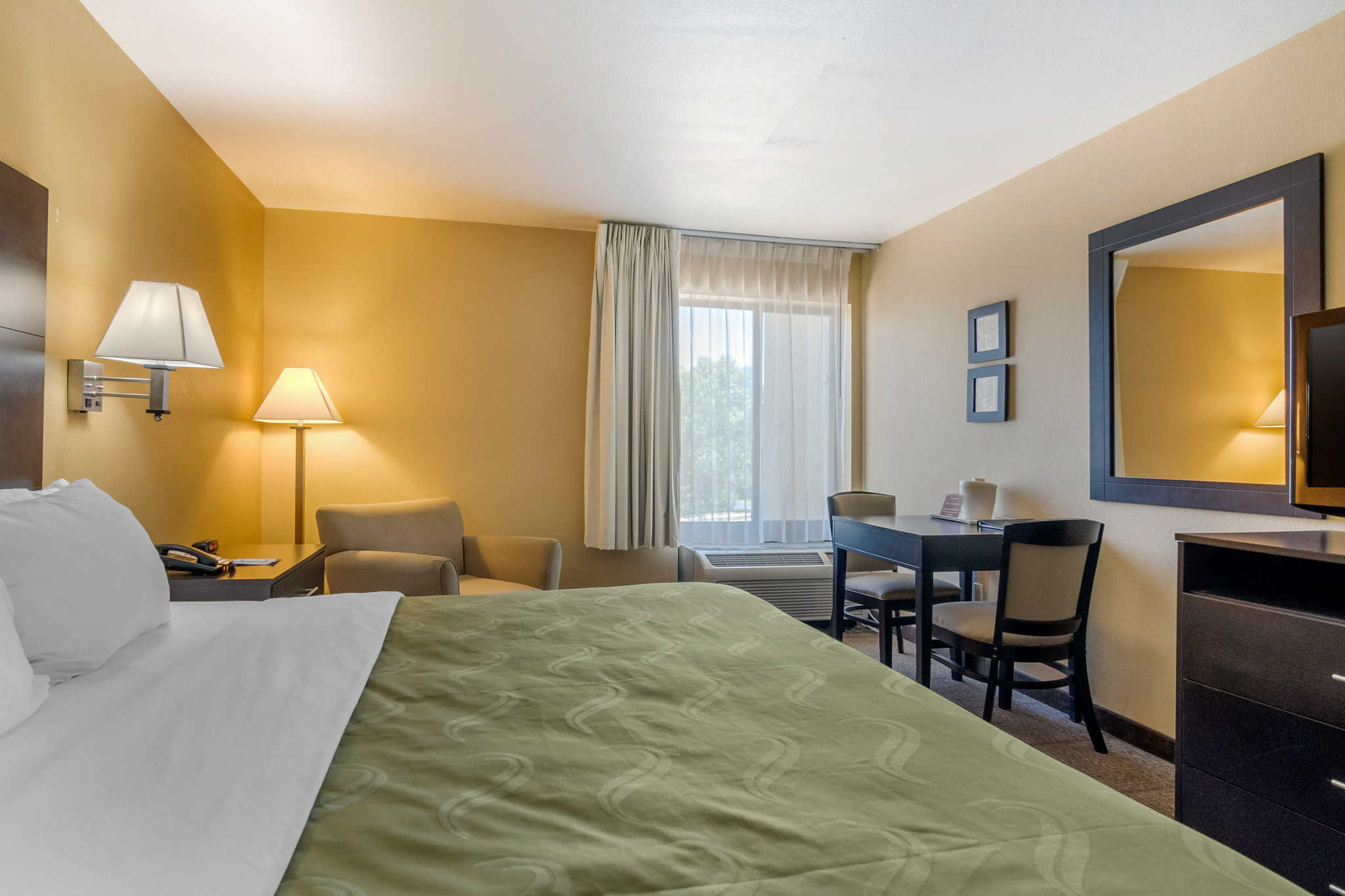 Quality Inn & Suites Lenexa Kansas City