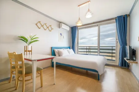 Goseong (Sokcho) Goseong Pension (in Front of the Beach)