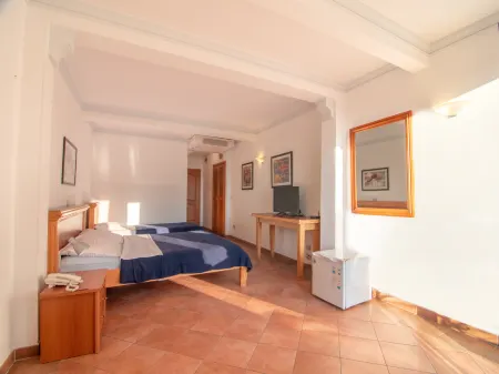 Levantin Inn One Third Room N2 Sea Side