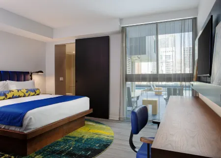 Hotel Indigo Miami Brickell Отели рядом с достопримечательностью «Plaza de la Cubanidad»