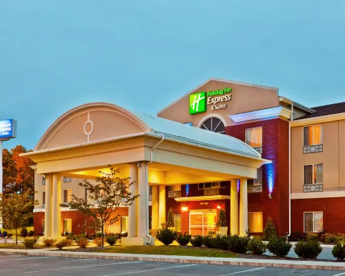 Holiday Inn Express & Suites DICKSON by IHG Hotels in Dickson