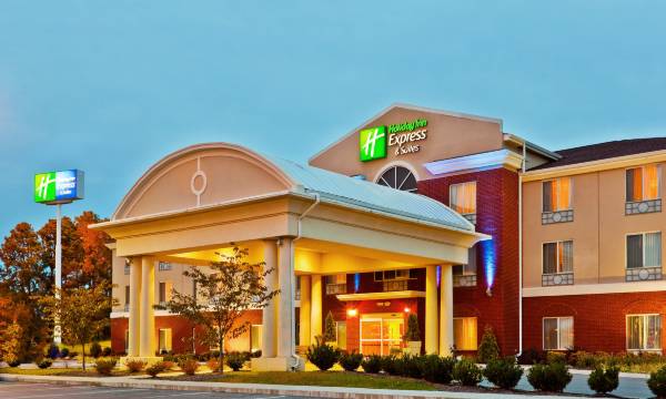 Holiday Inn Express & Suites Dickson by IHG