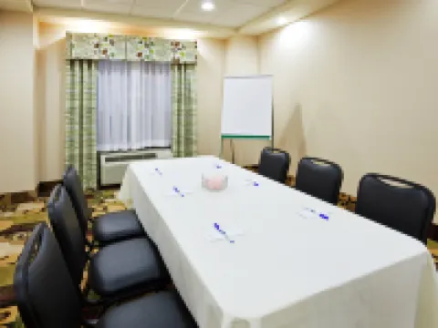 智選假日套房酒店紐波特南 by IHG 紐波特酒店