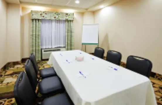 Holiday Inn Express & Suites NEWPORT SOUTH by IHG