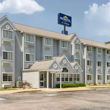 Microtel Inn & Suites by Wyndham Bowling Green