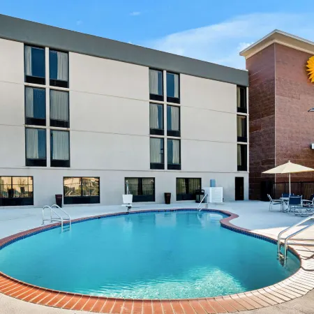 La Quinta Inn & Suites by Wyndham Columbus MS