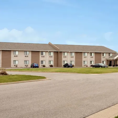 Baymont by Wyndham Sioux Falls North/I-29/Russell St