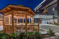 La Quinta Inn & Suites by Wyndham Houston East at Sheldon Rd Hotel a Channelview