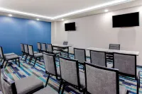 La Quinta Inn & Suites by Wyndham San Antonio Alamo City Hotels in Windcrest