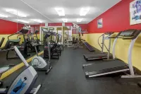 Ramada by Wyndham Hawthorne LAX / LA Stadium - Gym
