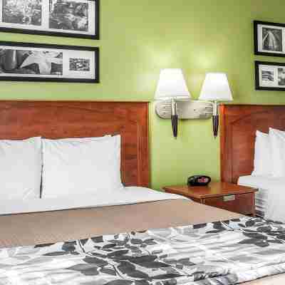 Sleep Inn & Suites Conference Center and Water Park Rooms