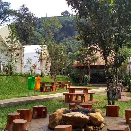 Maribaya Glamping Tent