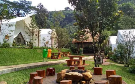 Maribaya Glamping Tent