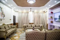 Macoba Luxury Apartments Hotel a 