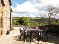 Stoneycroft Barn Hotels near Christ Church C of E Church, Pitsmoor