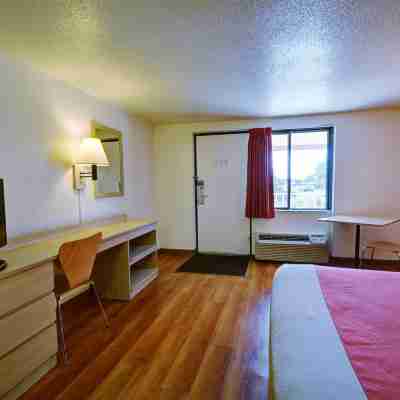 Motel 6 Chicopee, MA - Springfield Rooms