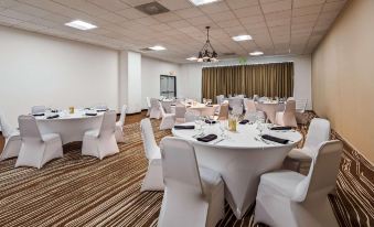 Best Western Plus Lockport Hotel - Housity