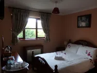 Hay Lane Lodge Bed & Breakfast Accommodation, Solihull - Parking
