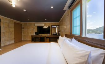 Tongyeong Hotel Opera
