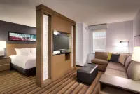 Hyatt House Portland/Downtown Hotels near Lakeside Gardens