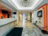 Super 8 by Wyndham Aurora East Hotels in Aurora