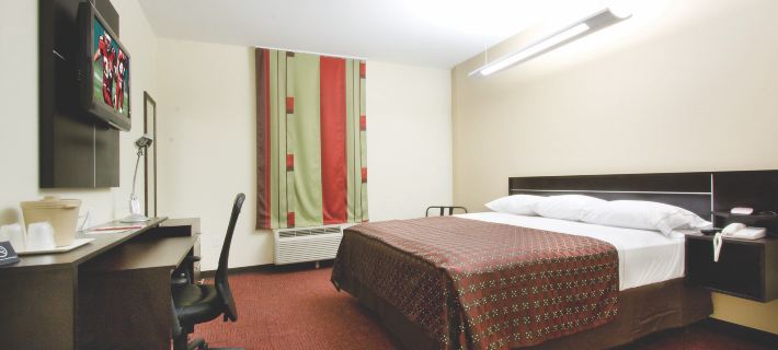 Red Roof Inn & Suites Beaumont Hotels in Beaumont