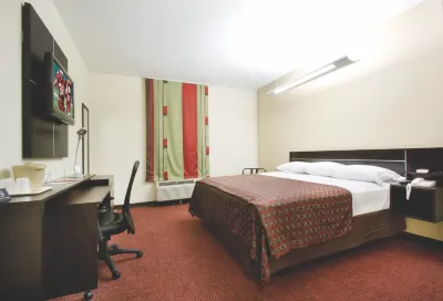 Red Roof Inn & Suites Beaumont